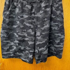 Men's Lululemon Pace Breaker Black Camo Shorts